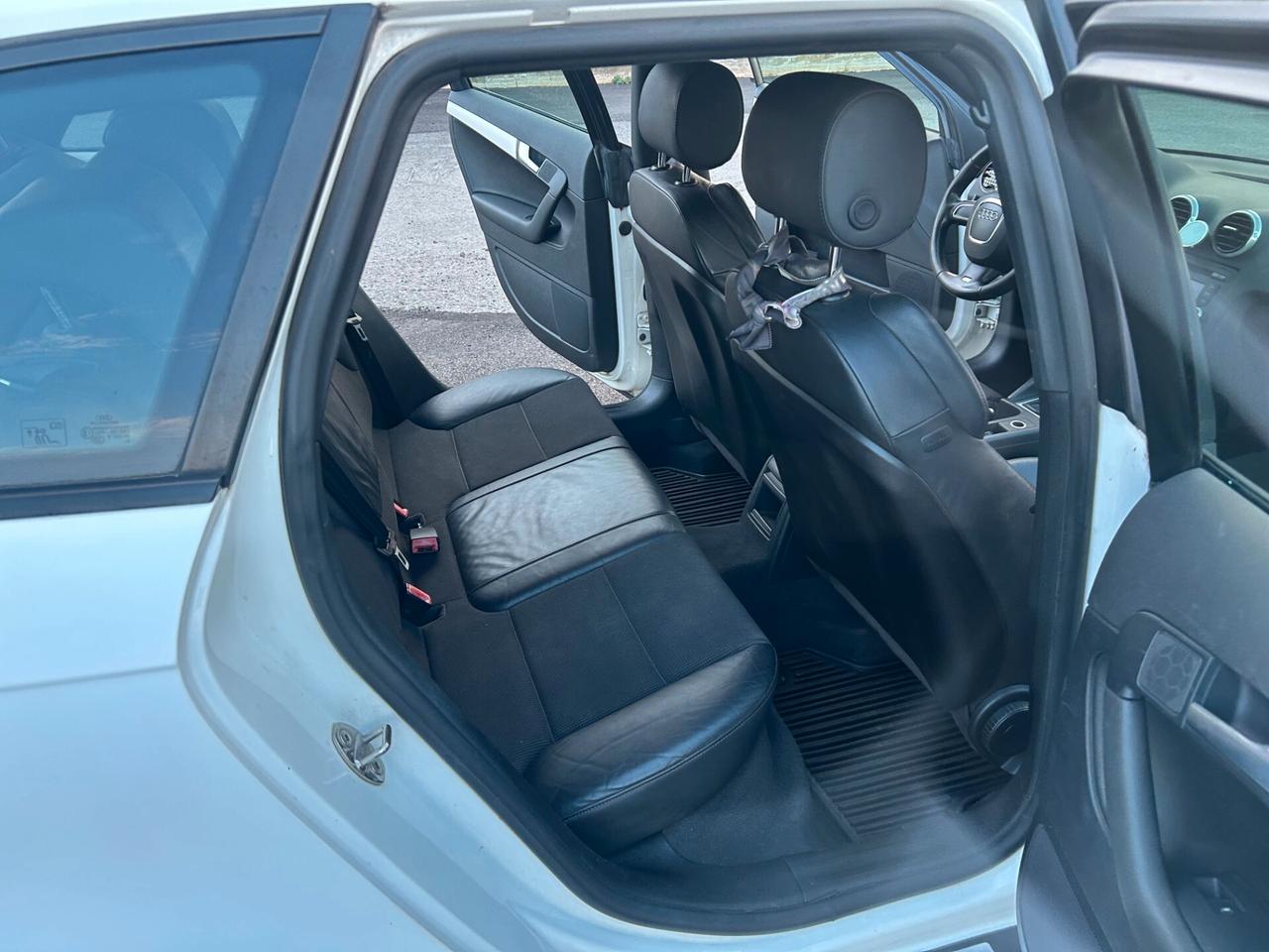 Audi A3 2.0 Tdi Sportback S-LINE ok neopatentati unico proprietario tutta tagliandata con libretto tagliandi