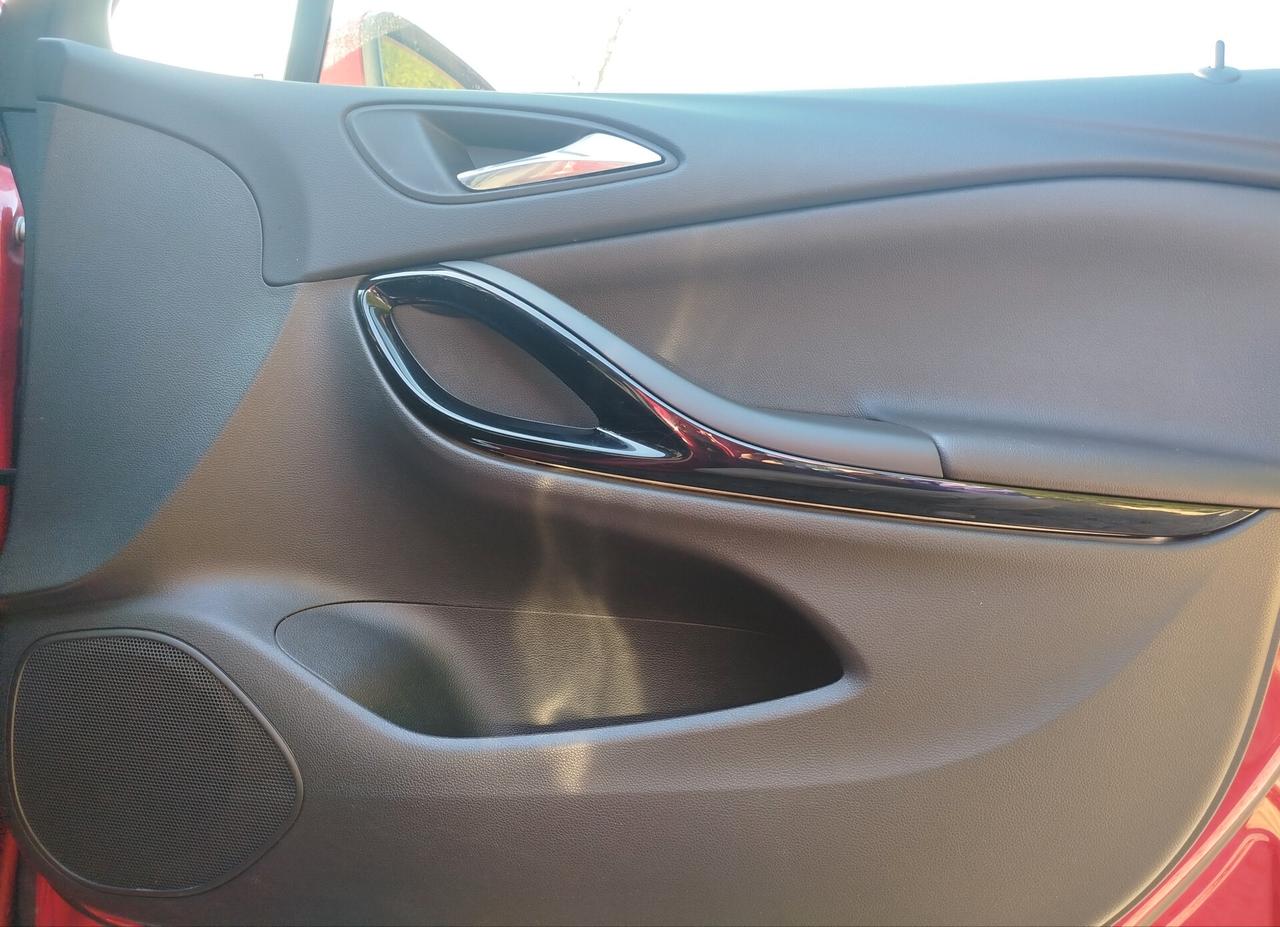 Opel Astra 1.6 BiTurbo OPC Line