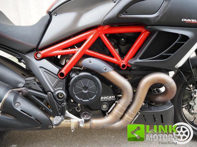DUCATI Diavel Red Carbon