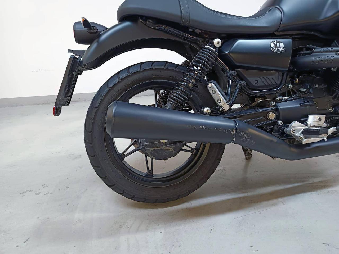 MOTO GUZZI V7 850 Stone