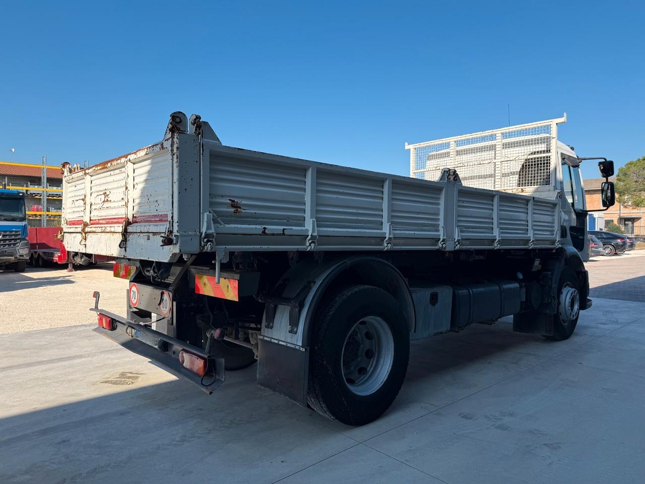 Volvo FL240 ribaltabile 5.10m 4x2 Euro4