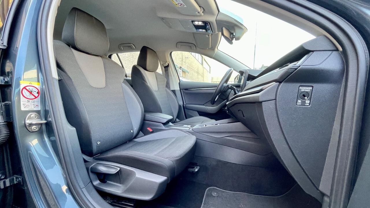 SKODA OCTAVIA 2.0 TDI EVO 115c V. COCKPIT