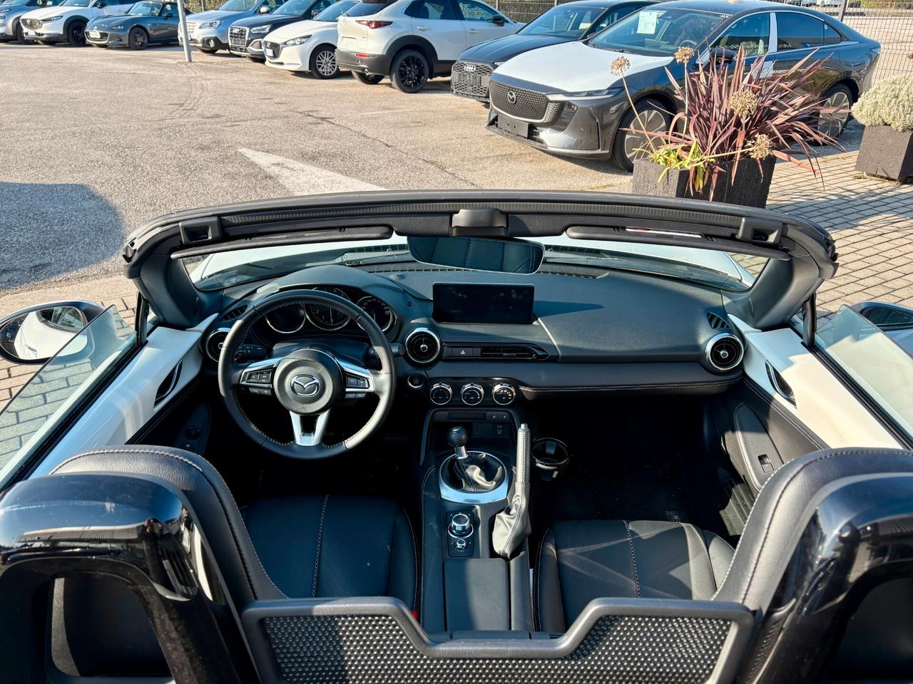 Mazda MX-5 1.5L Skyactiv-G Exclusive-Line