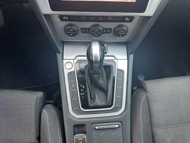 Volkswagen Passat Variant 2.0 TDI DSG Executive B.Tech. 150 CV