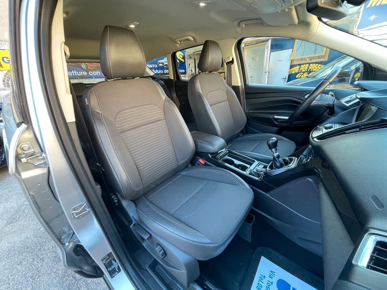 Ford Kuga 1.5 TDCI 120 CV S&S 2WD Titanium