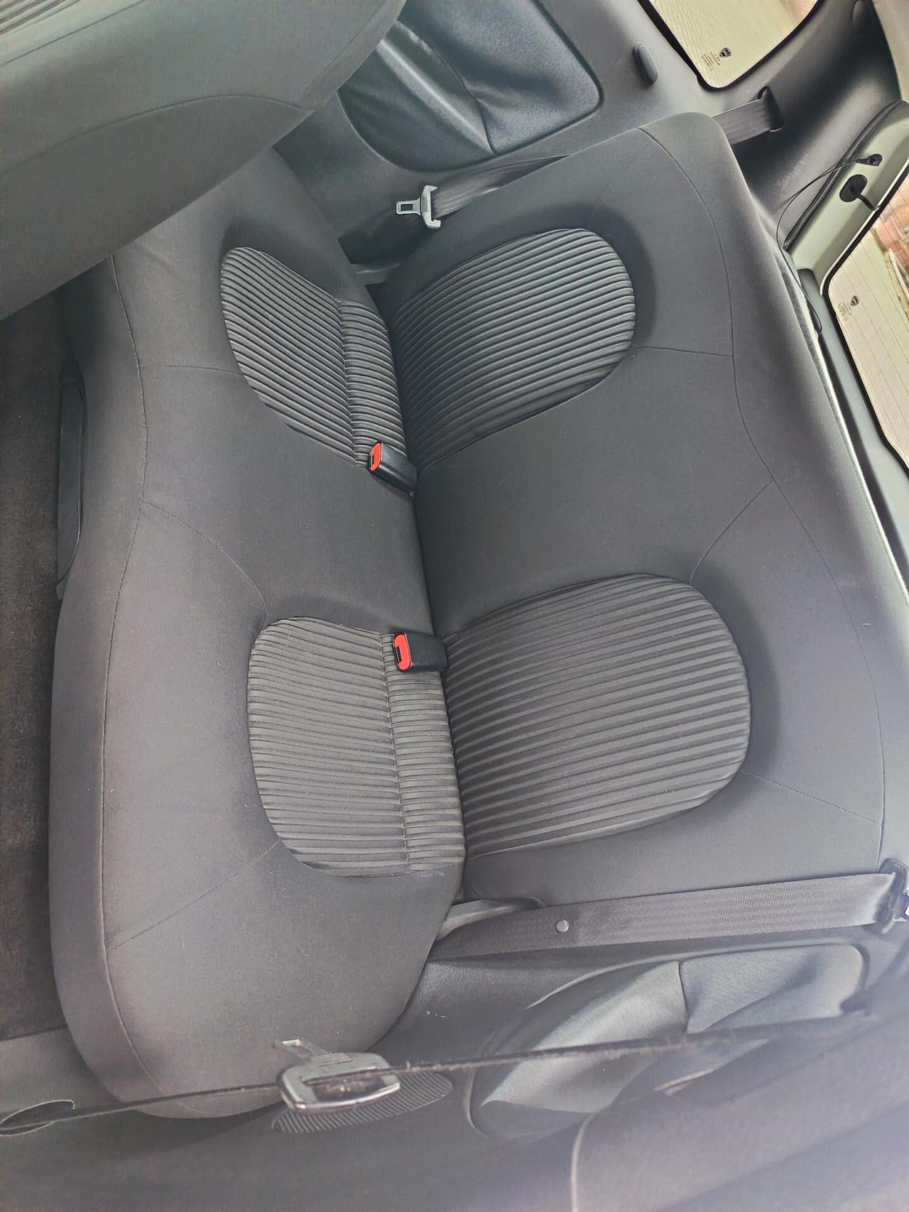 Lancia Ypsilon 1.4 gpl Argento