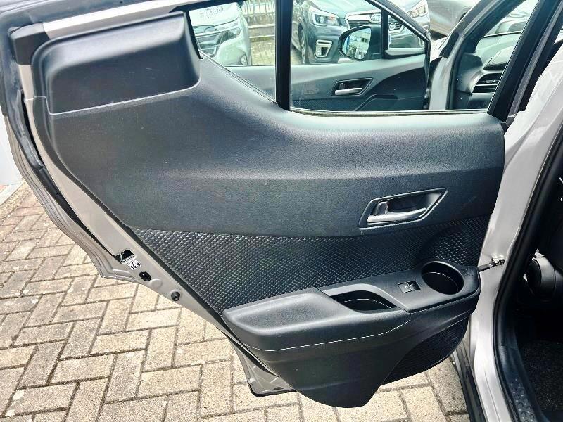 Toyota C-HR 1.8 Hybrid E-CVT Active