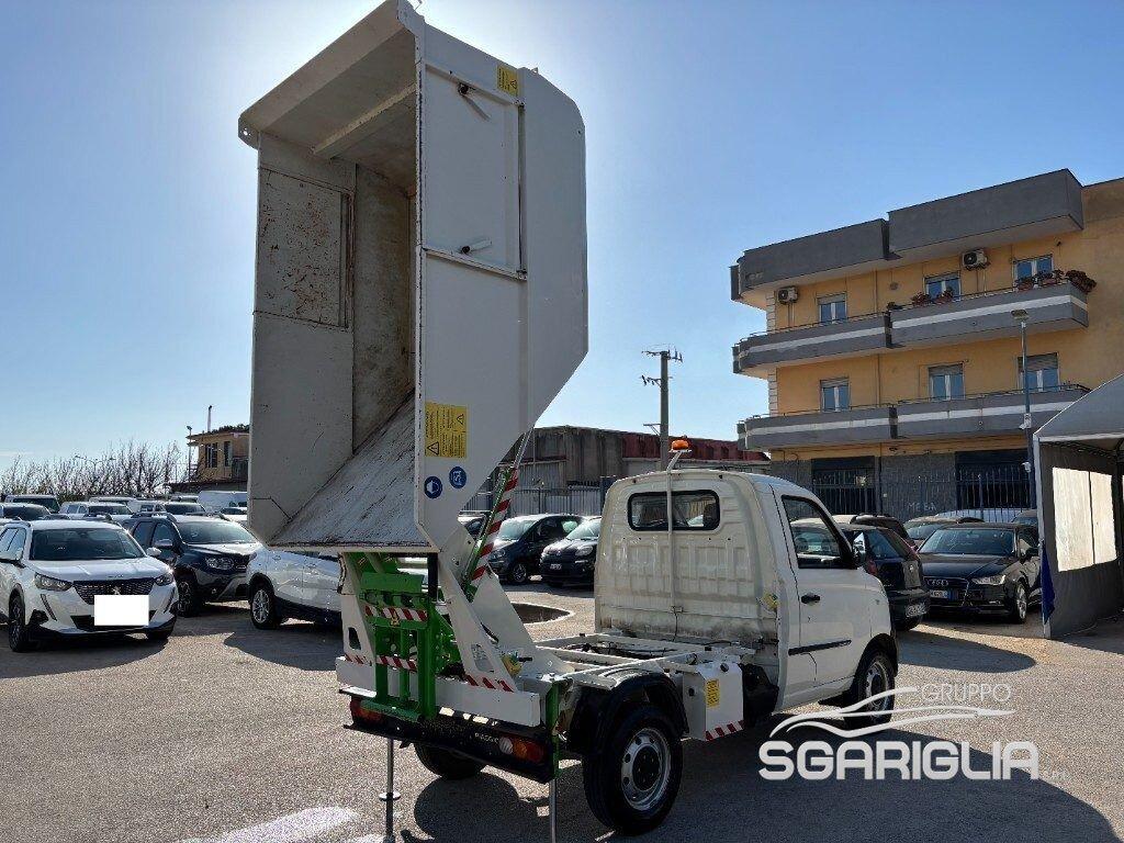 Piaggio Porter GPL Vasca Rifiuti Ribaltabile Compatta