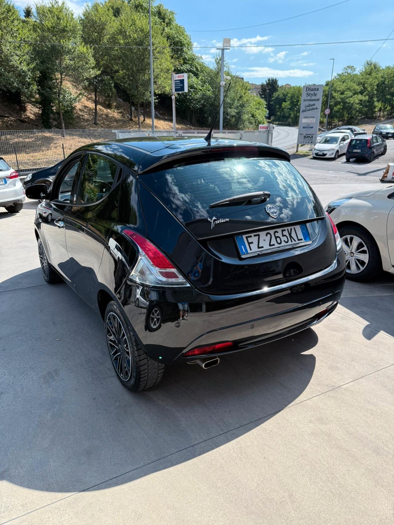 Lancia Ypsilon 1.2 69 CV 5 porte GPL Ecochic Gold