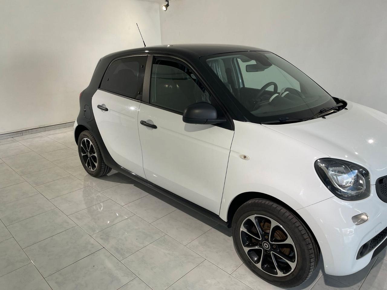 SMART FORFOUR 5 PORTE 75 CV NEOPATENTATI