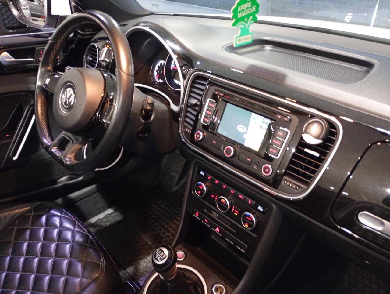 Volkswagen New Beetle Cabrio 1.6 TDI Design