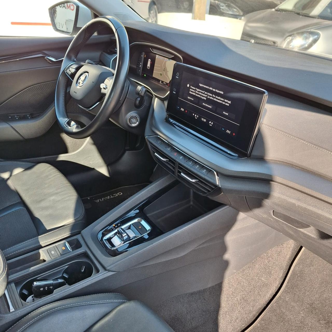 SKODA OCTAVIA 1.5 G-TEC DSG Wagon Executive