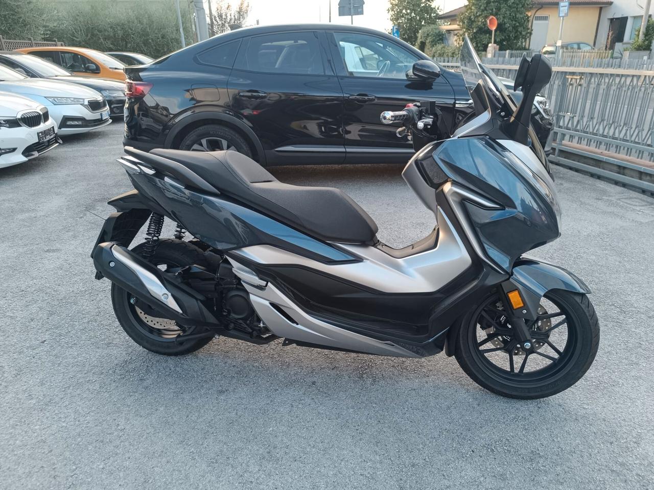 HONDA FORZA 300