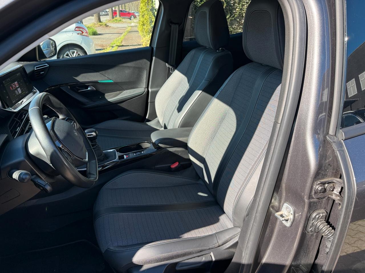 Peugeot 2008 PureTech 130 S&S Allure Pack