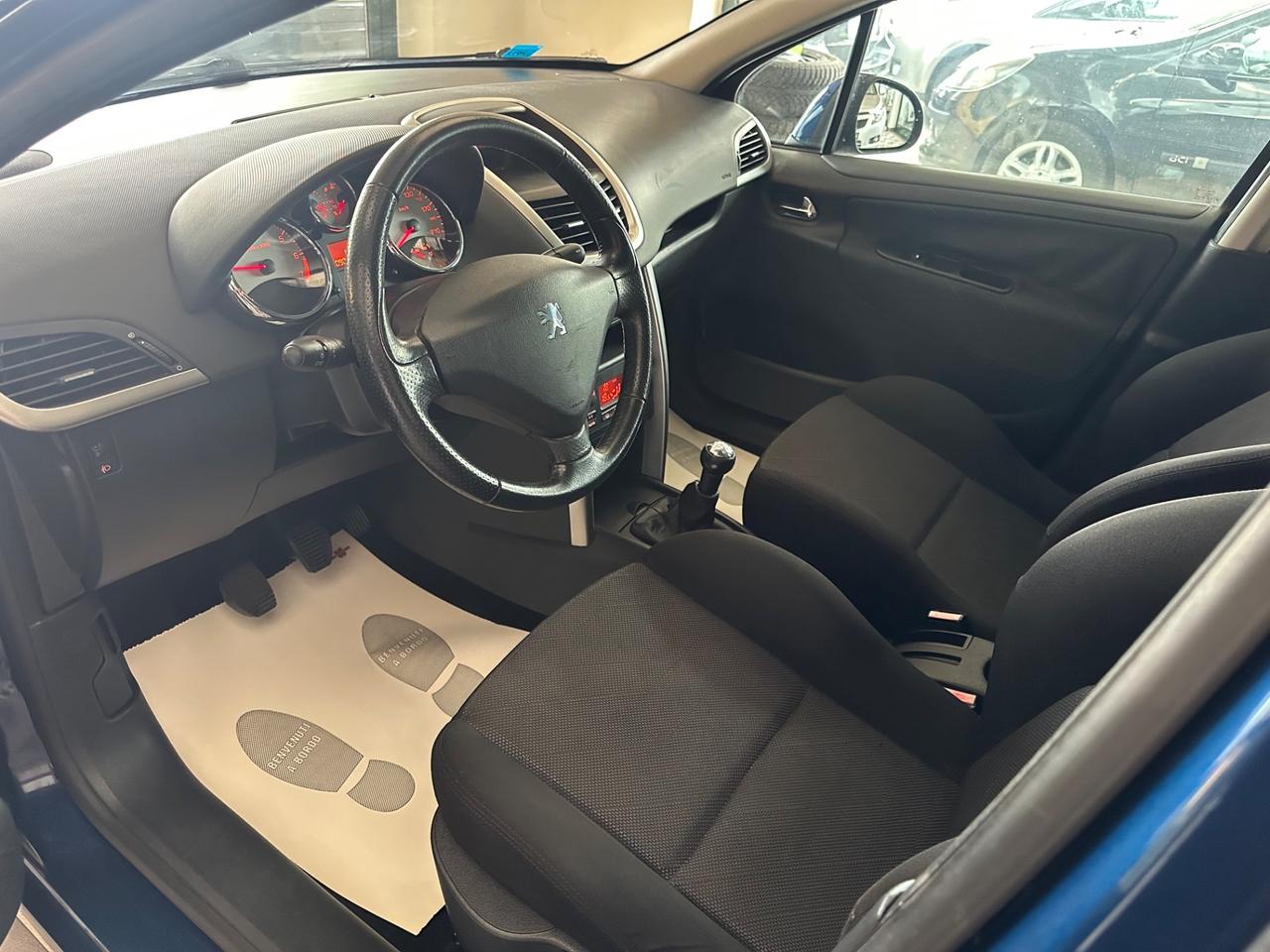 Peugeot 207 1.4 8V 75CV 5p. X Line