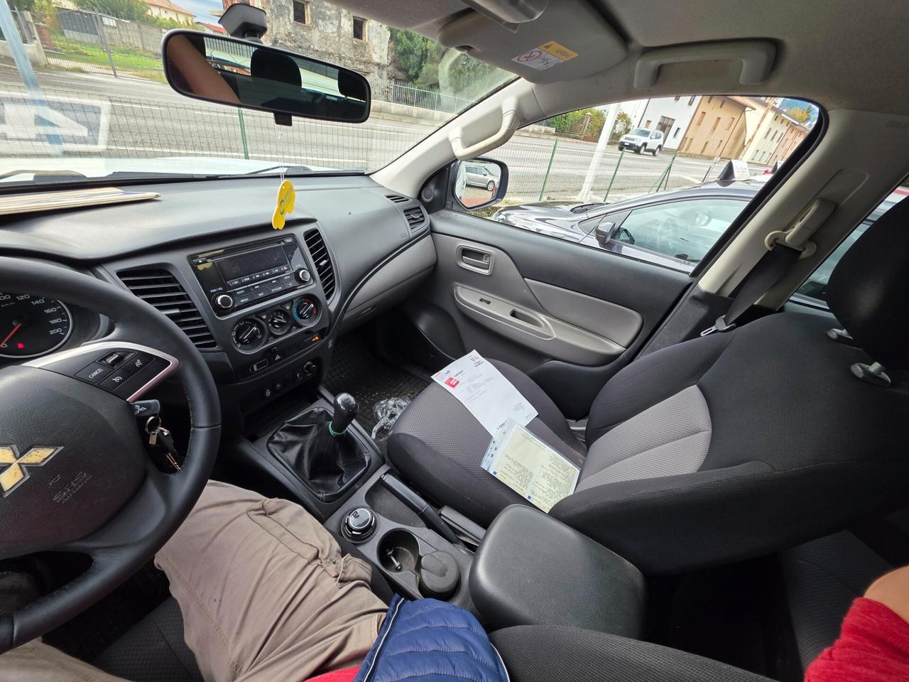 Mitsubishi L200 Autocarro preparata e garantito 12 mesi
