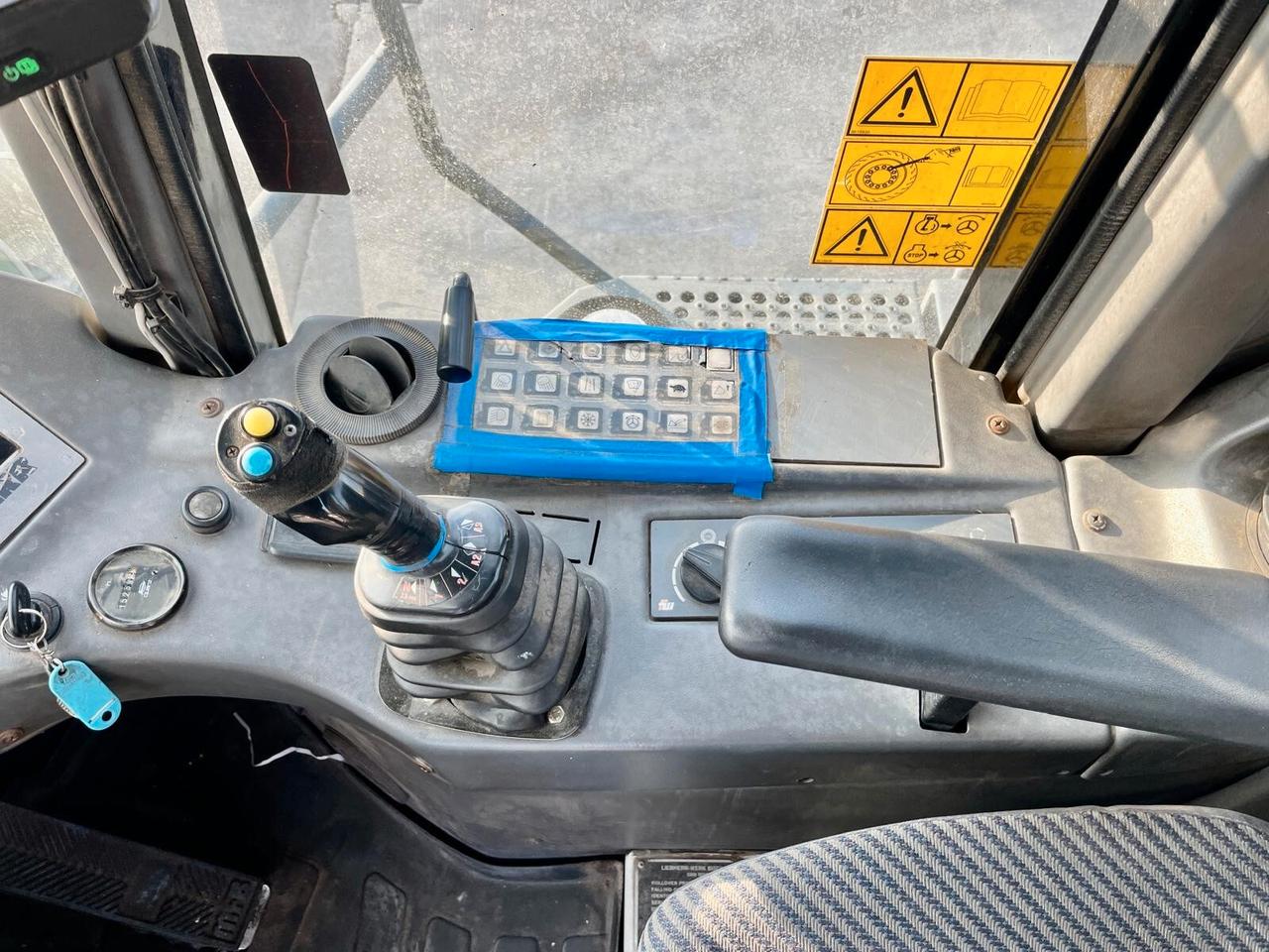 PALA GOMMATA LIEBHERR L 554 -