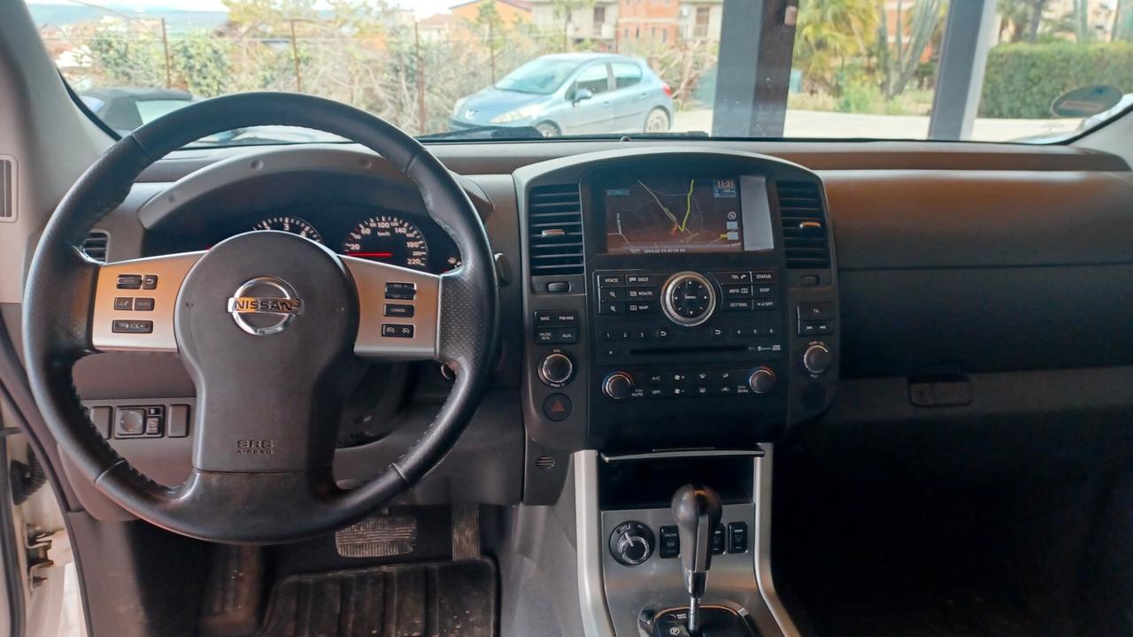 Nissan Navara 3.0 dCi 4 porte Double Cab LE V6