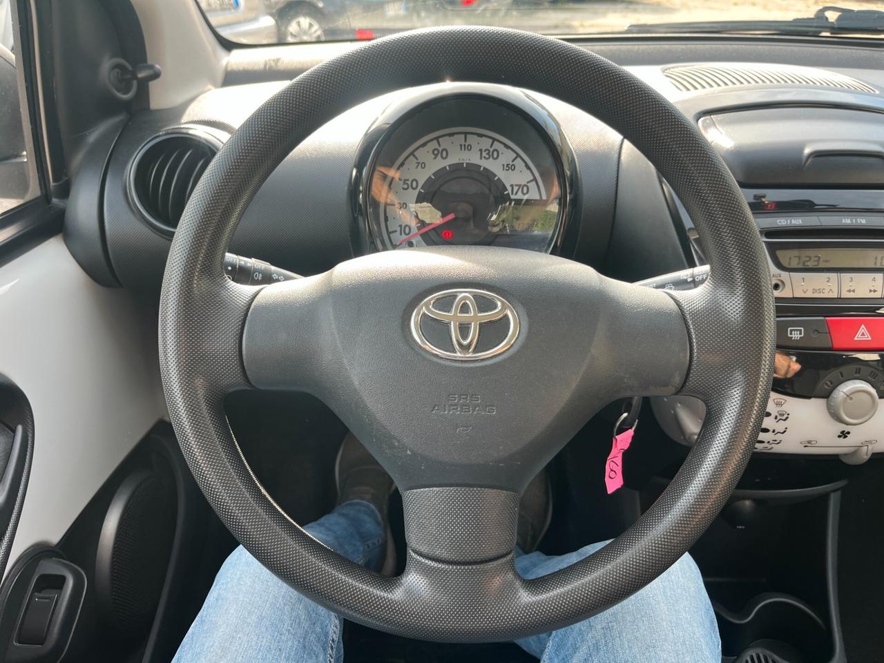 Toyota Aygo 1.0 12V VVT-i 5 porte Cool Soda Connect