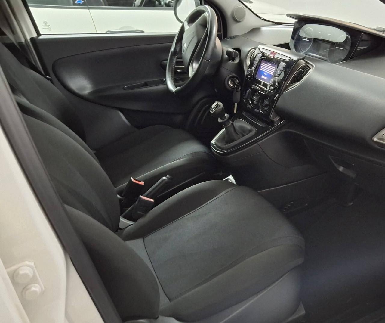 Lancia Ypsilon 1.2 69 CV 5 porte GPL Platinum