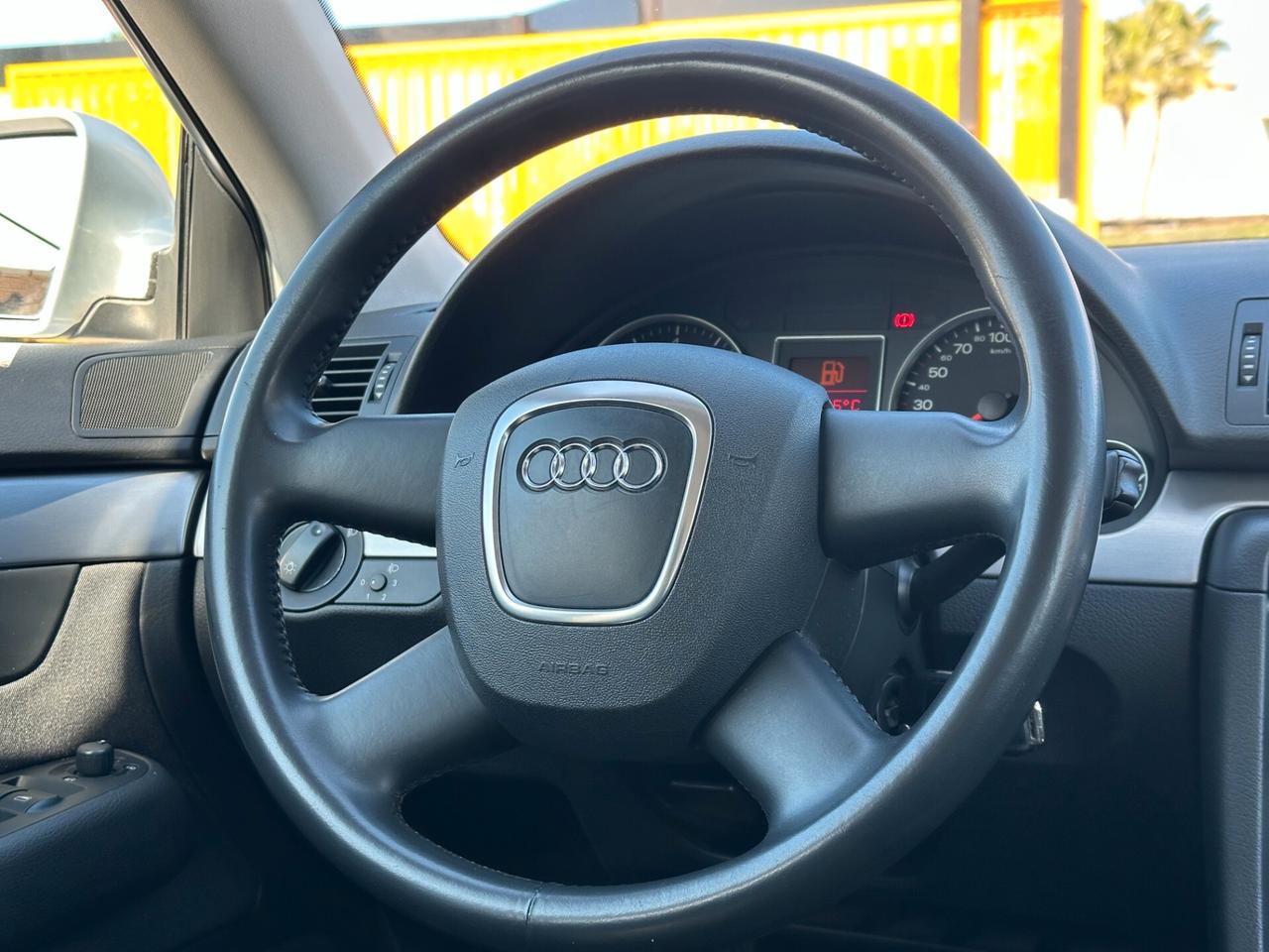 AUDI A4 2.0 16V FSI