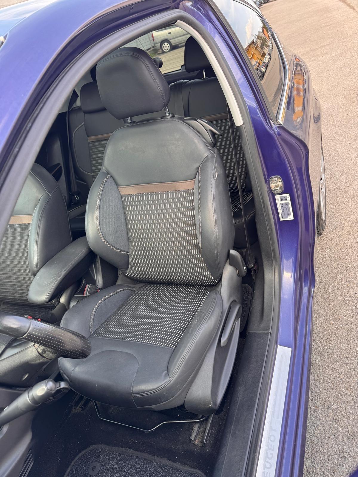 Peugeot 208 1.4 HDi Allure AUTO IN CONTOVENDITA