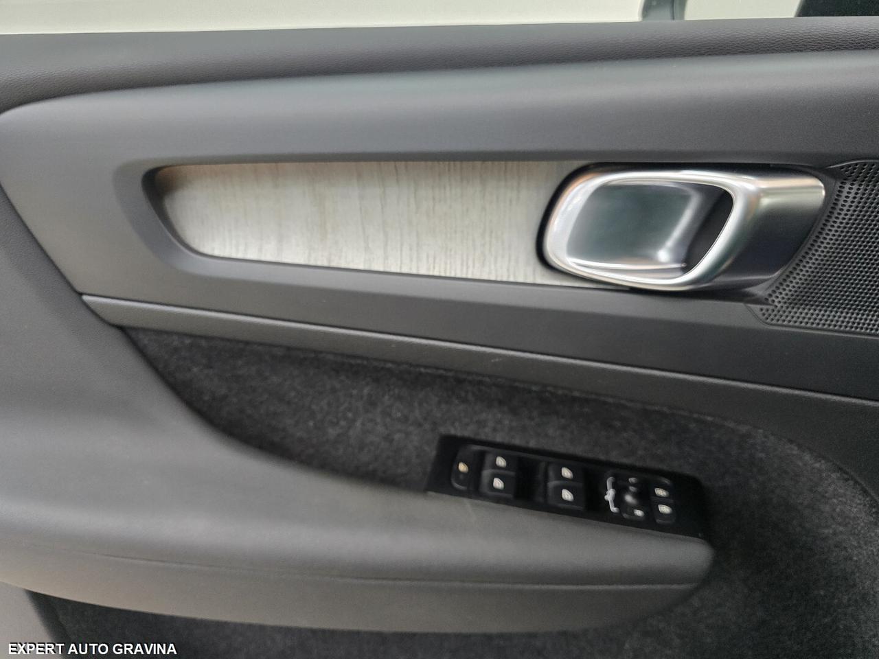 VOLVO XC40 INSCRIPTION PLUG-IN