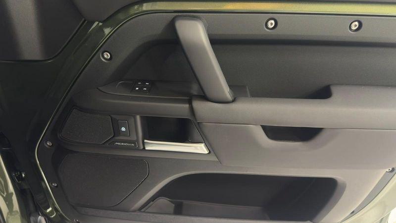 Land Rover Defender D200 AWD Auto 110 X-Dynamic SE