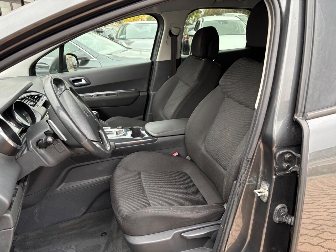 Peugeot 3008 1.6 HDi 110CV cambio robotizzato Business