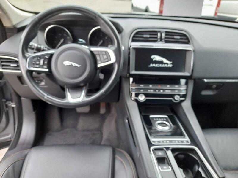 Jaguar F-Pace F-Pace 2.0 D 180 CV AWD aut. Pure