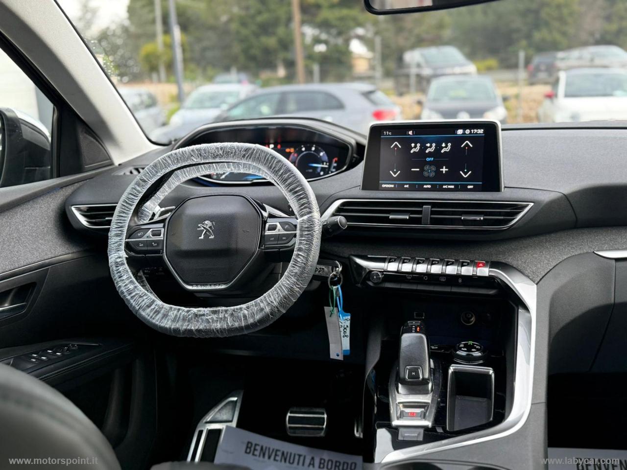 PEUGEOT 5008 BlueHDi 130 S&S EAT8 Crossway