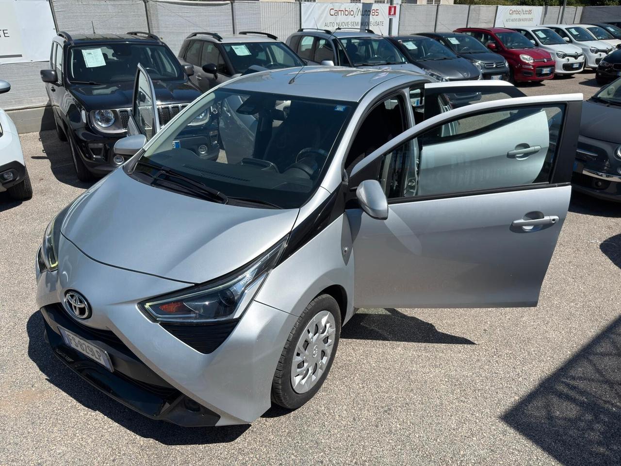 Toyota Aygo 1.0 VVT-i 72 CV 5 porte x-play MMT