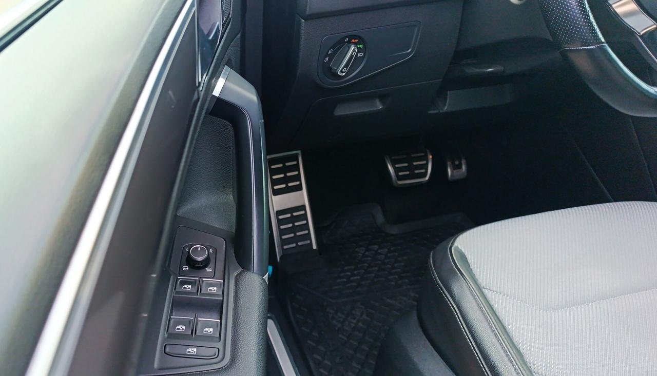Volkswagen Tiguan 2.0 TDI 190 CV SCR DSG 4MOTION Executive R-line