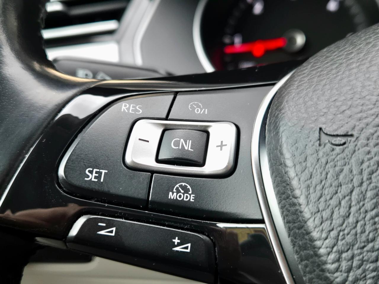 Volkswagen Passat Variant R-Line 1.6 TDI DSG