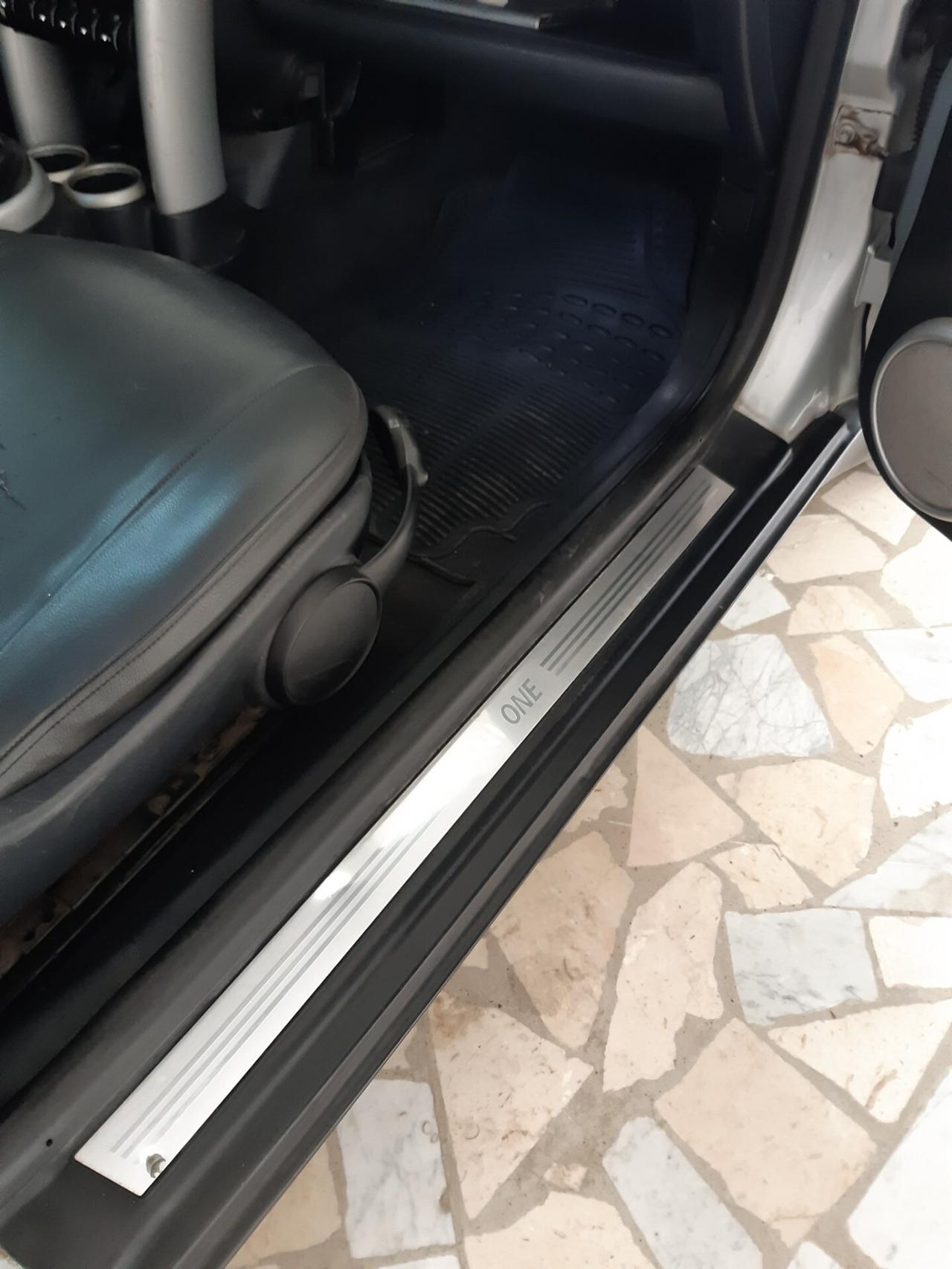 Mini cooper 1.6 16V One 90cv