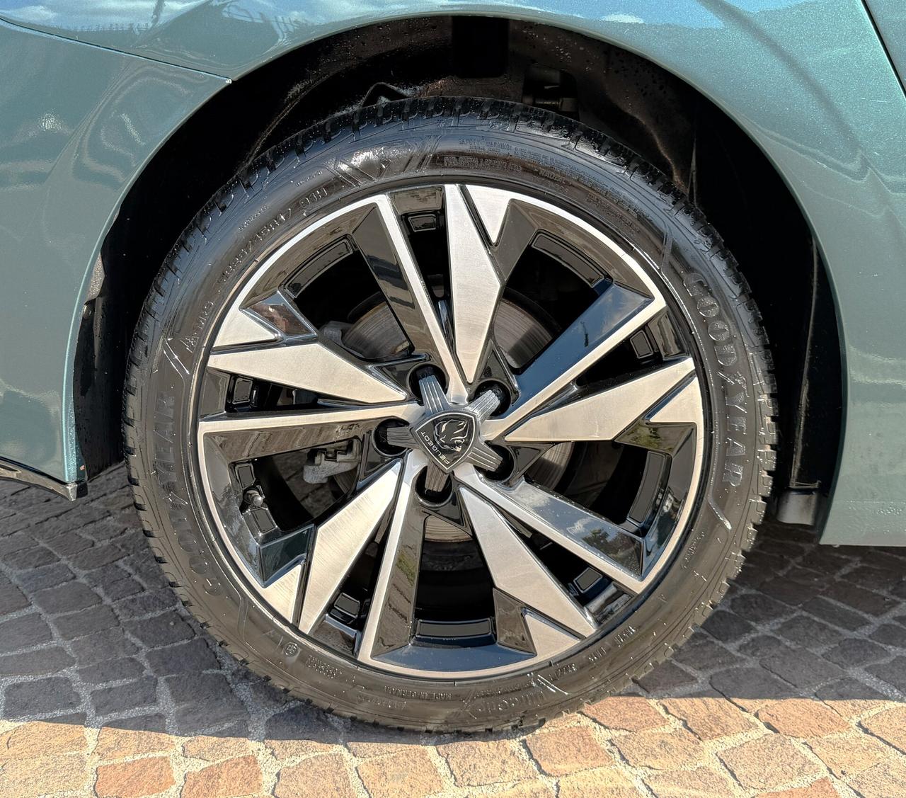 Peugeot 308 BlueHDi 130 S&S EAT8 SW Allure