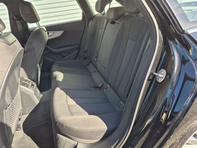 Audi A4 A4 Avant 35 TDI/163 CV S tronic S line edition