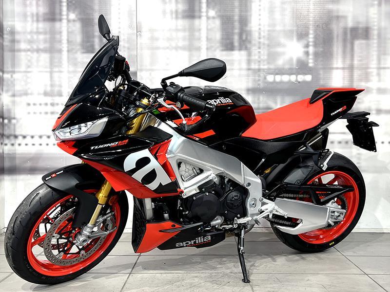 Aprilia Tuono 1100 V4 Factory