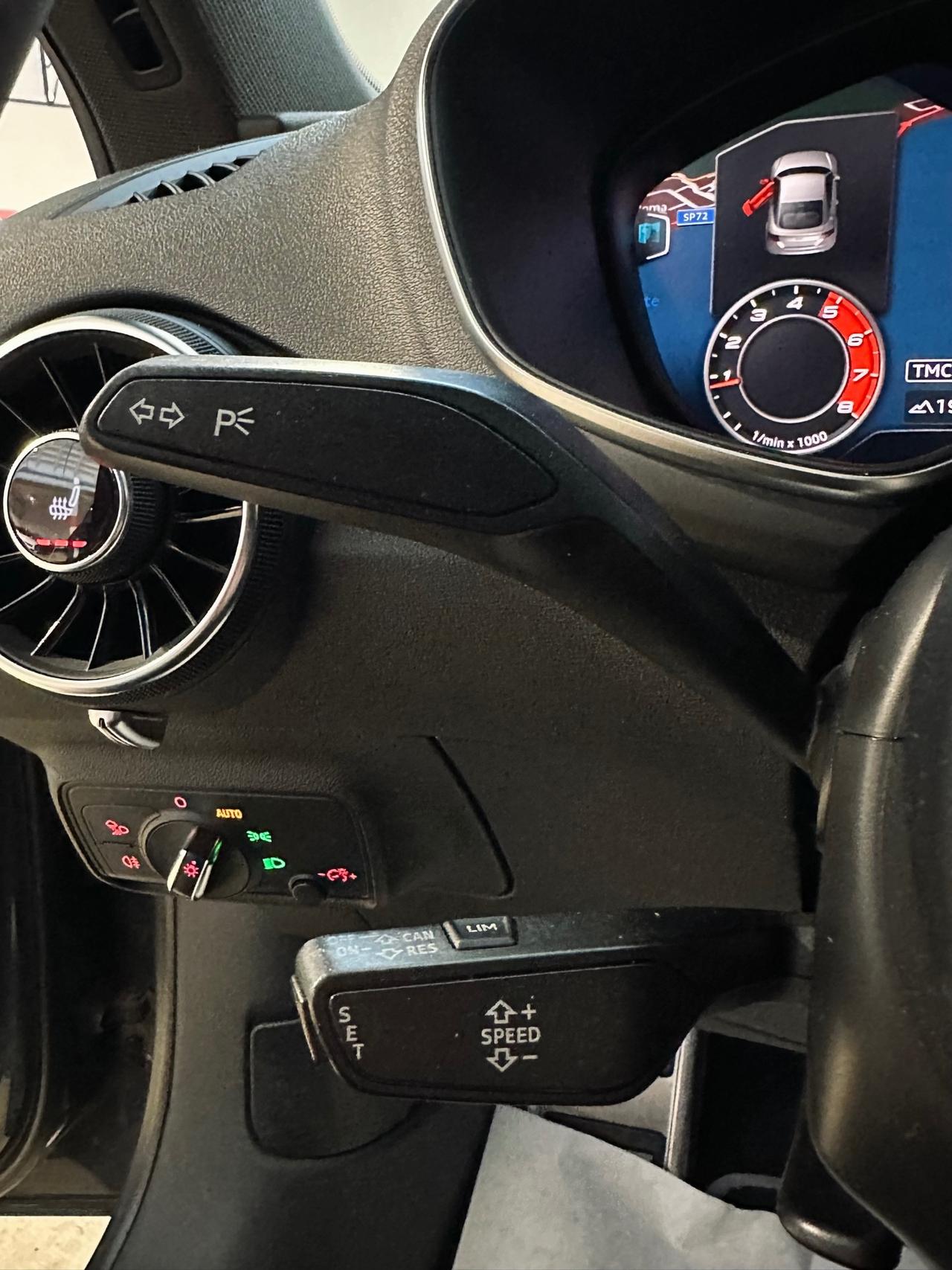 Audi TT Coupé 2.0 TDI S-line interno/esterno SEDILI RISC