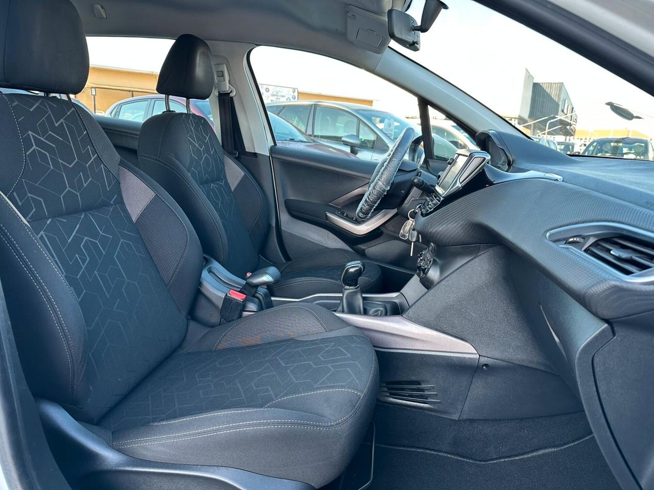 Peugeot 2008 PureTech 82 Allure PROMO FIN. 5300€