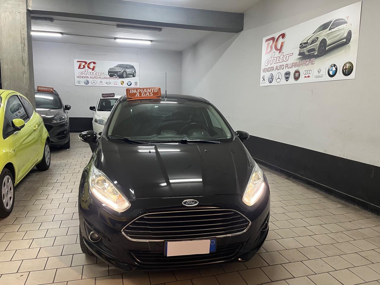 Ford Fiesta gpl titanium nav/led full 12/2016