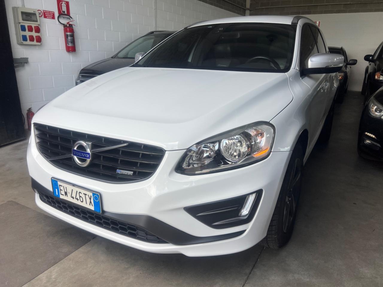 Volvo XC 60 XC60 D4 163 CV Geartronic R-design Momentum N1