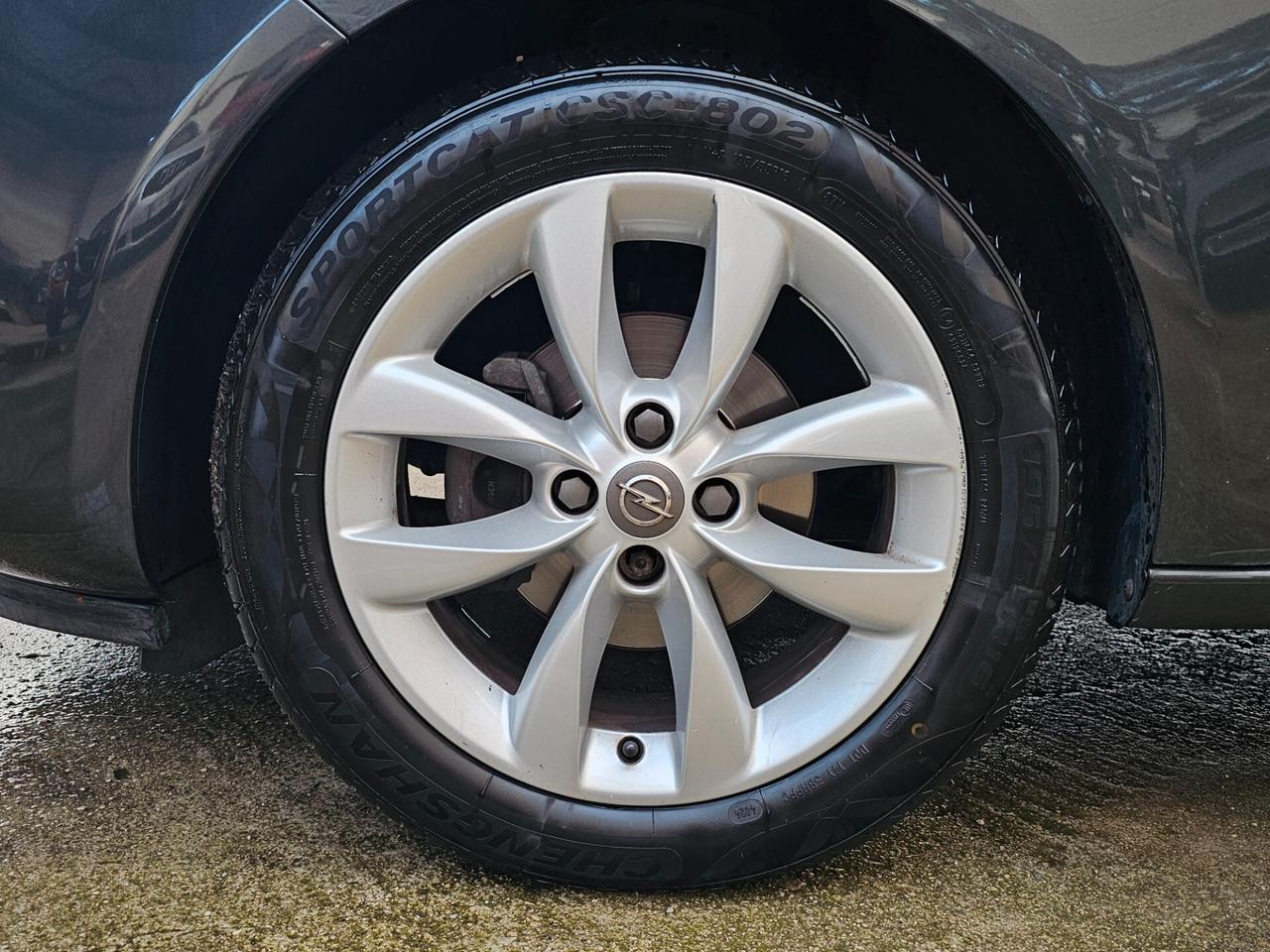 Opel Adam 1.4 87 CV GPL Tech Jam