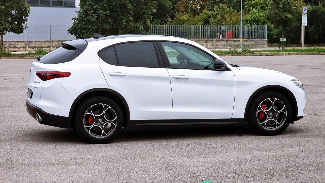 Alfa Romeo Stelvio 2.2 160 CV AT8 RWD