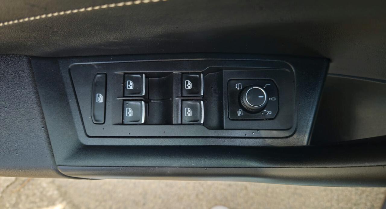 Volkswagen T-Roc 2.0 TDI 150CV DSG R-Line