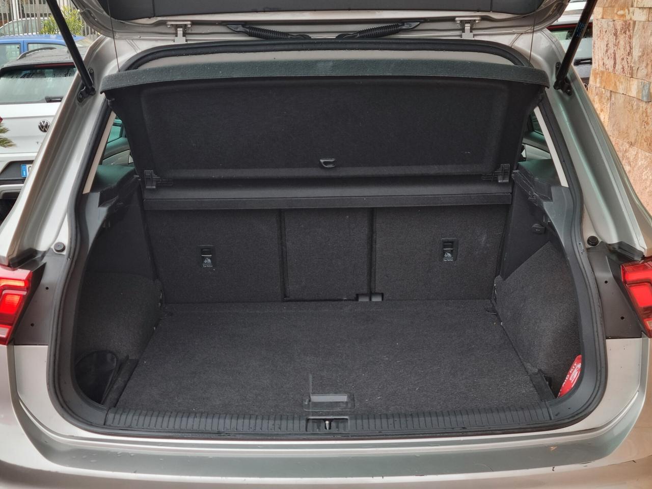 Volkswagen Tiguan 2.0 TDI SCR DSG Business BlueMotion Technology