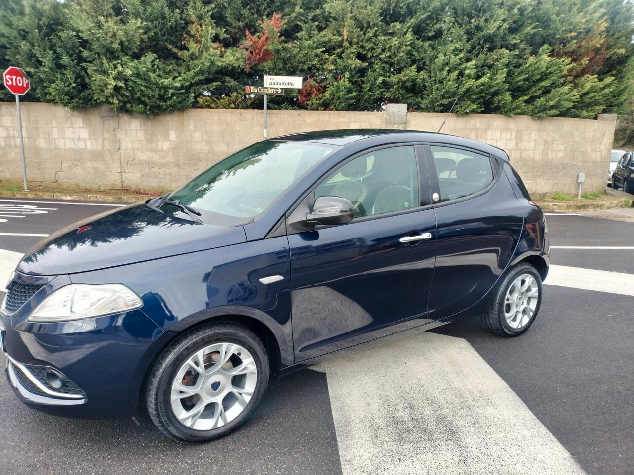 Lancia Ypsilon 1.2 69 CV 5 porte GPL Ecochic Platinum