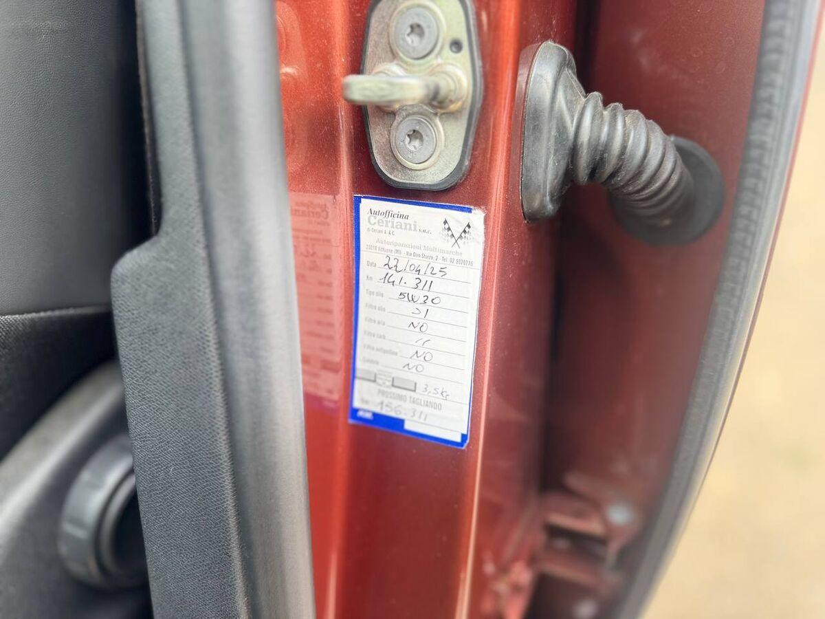 Peugeot 3008 1.2 pt t Active s&s 130cv