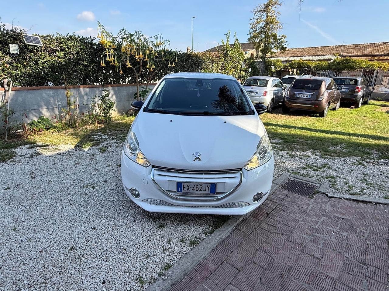 Peugeot 208 1.4 HDi 68 CV 5 porte Allure