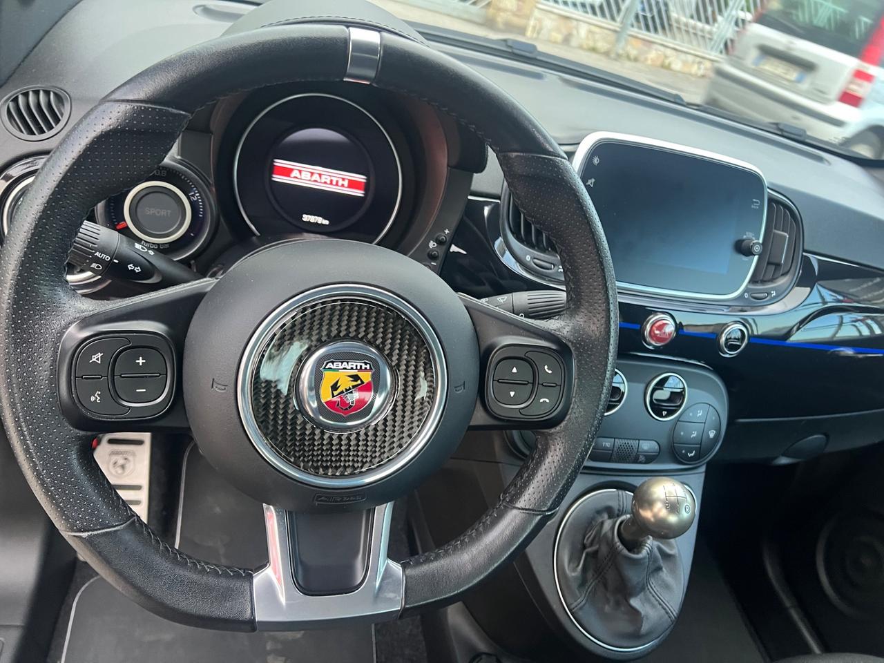 Abarth 595 1.4 Turbo T-Jet 165 CV Monster Energy Yamaha